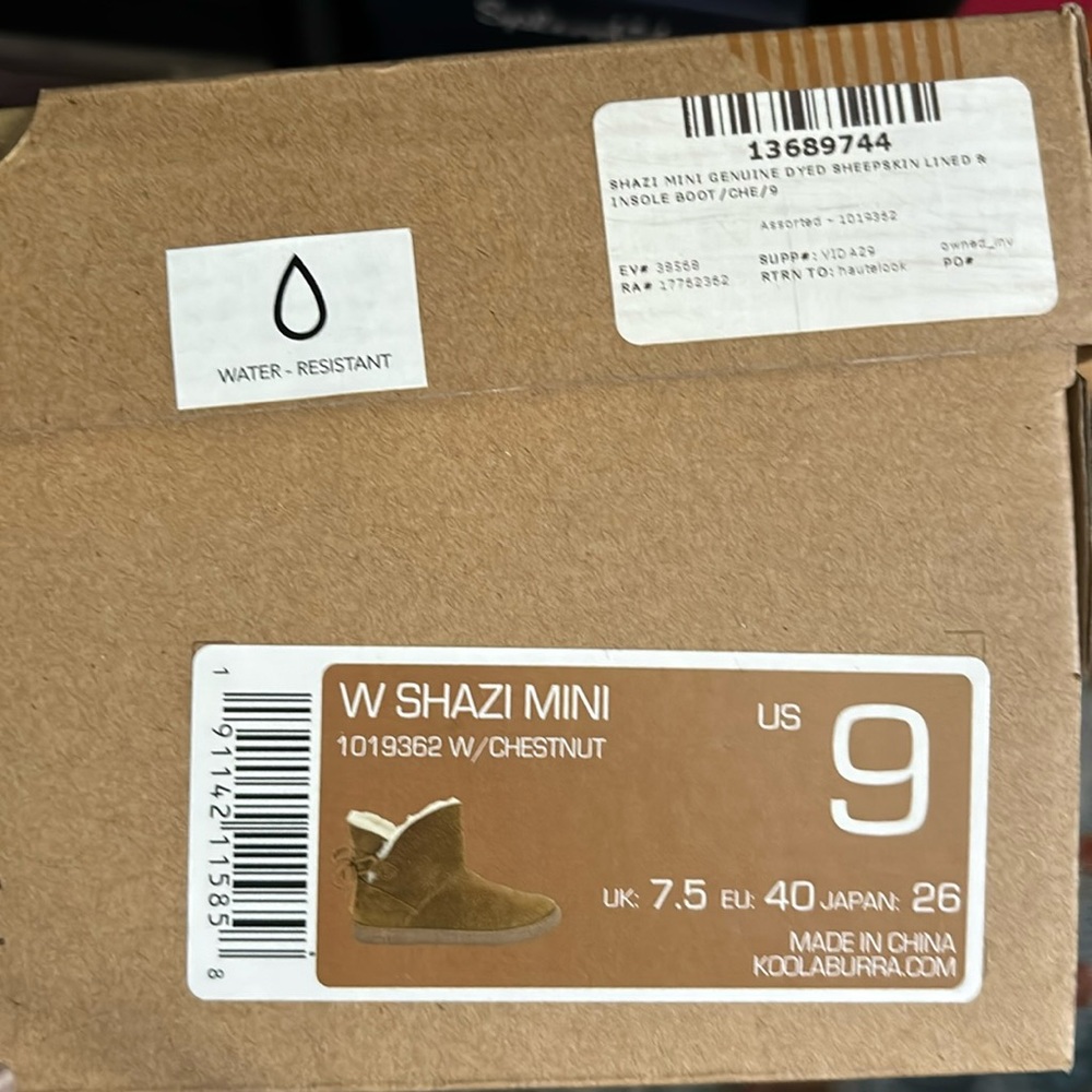 UGG KOOLABURRA Chestnut Short Mocasin Zip Boot 9 EUC - Picture 15 of 16